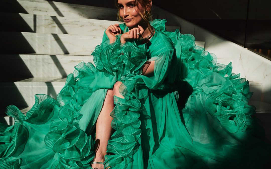 OLIVIA DEJONGE, la actriz que encarna a Priscila Presley