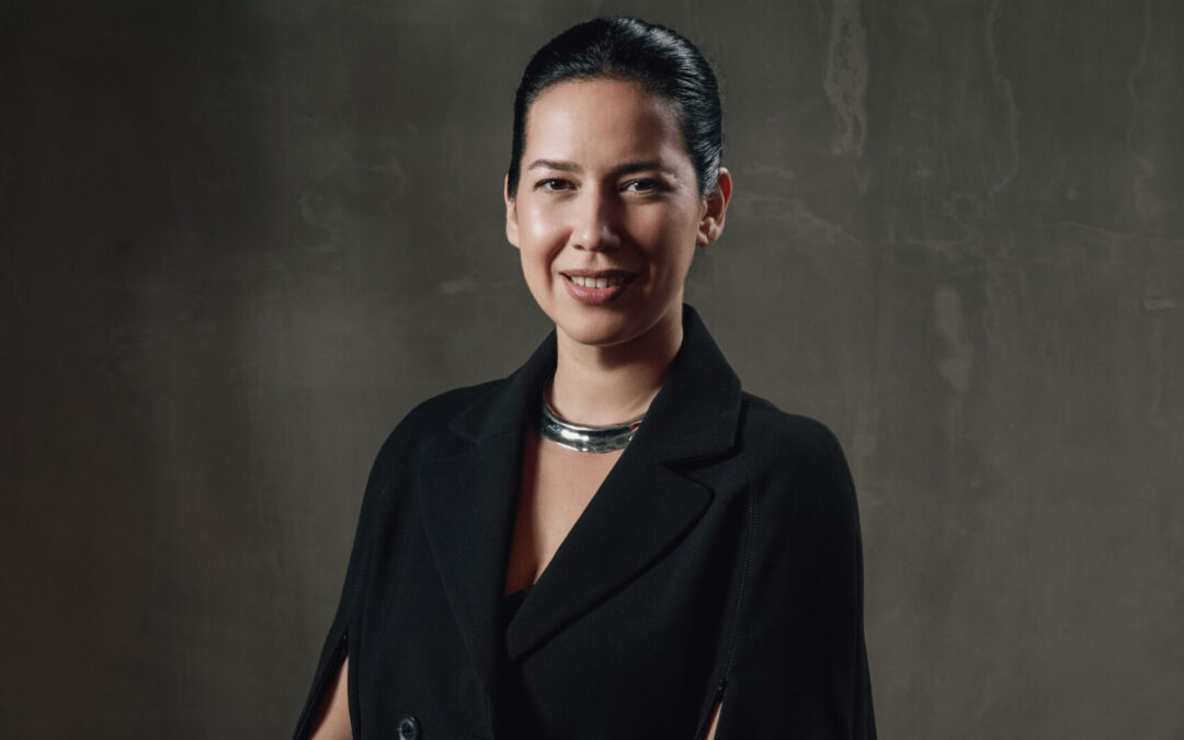 Nora Vega, Redactora