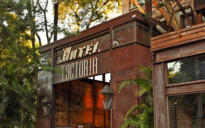 Hotel Factoria: Un puente entre historia y energía contemporánea